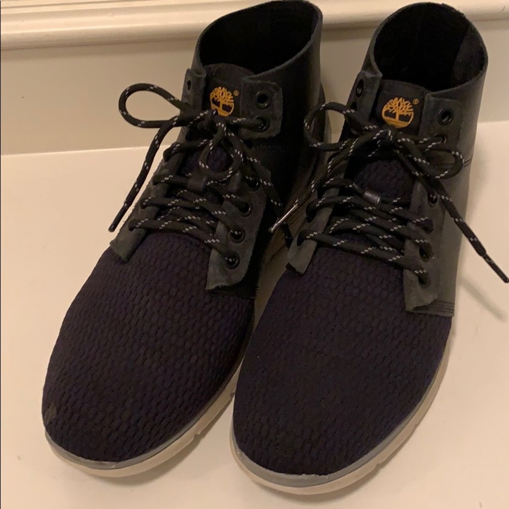 Men’s dark navy timberland boots, size 9